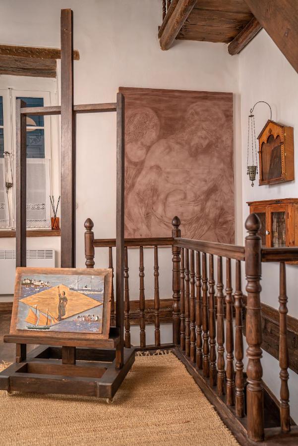 The 1813 Painter'S Villa By Neuvel Galaxidi Luaran gambar